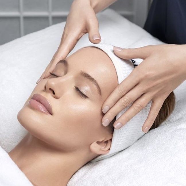 Миофасциальный ручной уход лица и головы