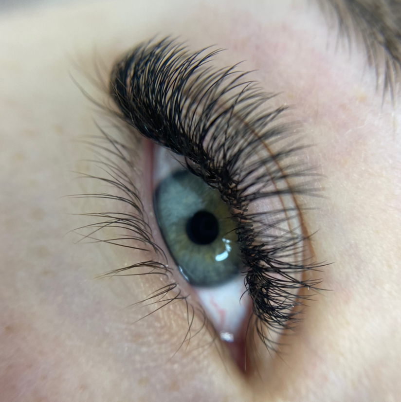 Наращивание ресниц 3D