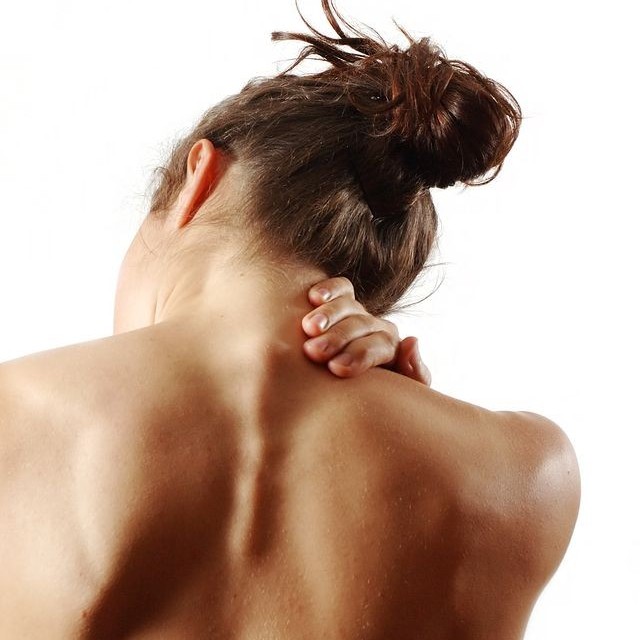 Ручной массажный уход для шейно-воротниковой зоны (30 мин)