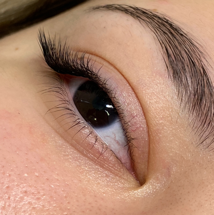 Наращивание ресниц, уголки