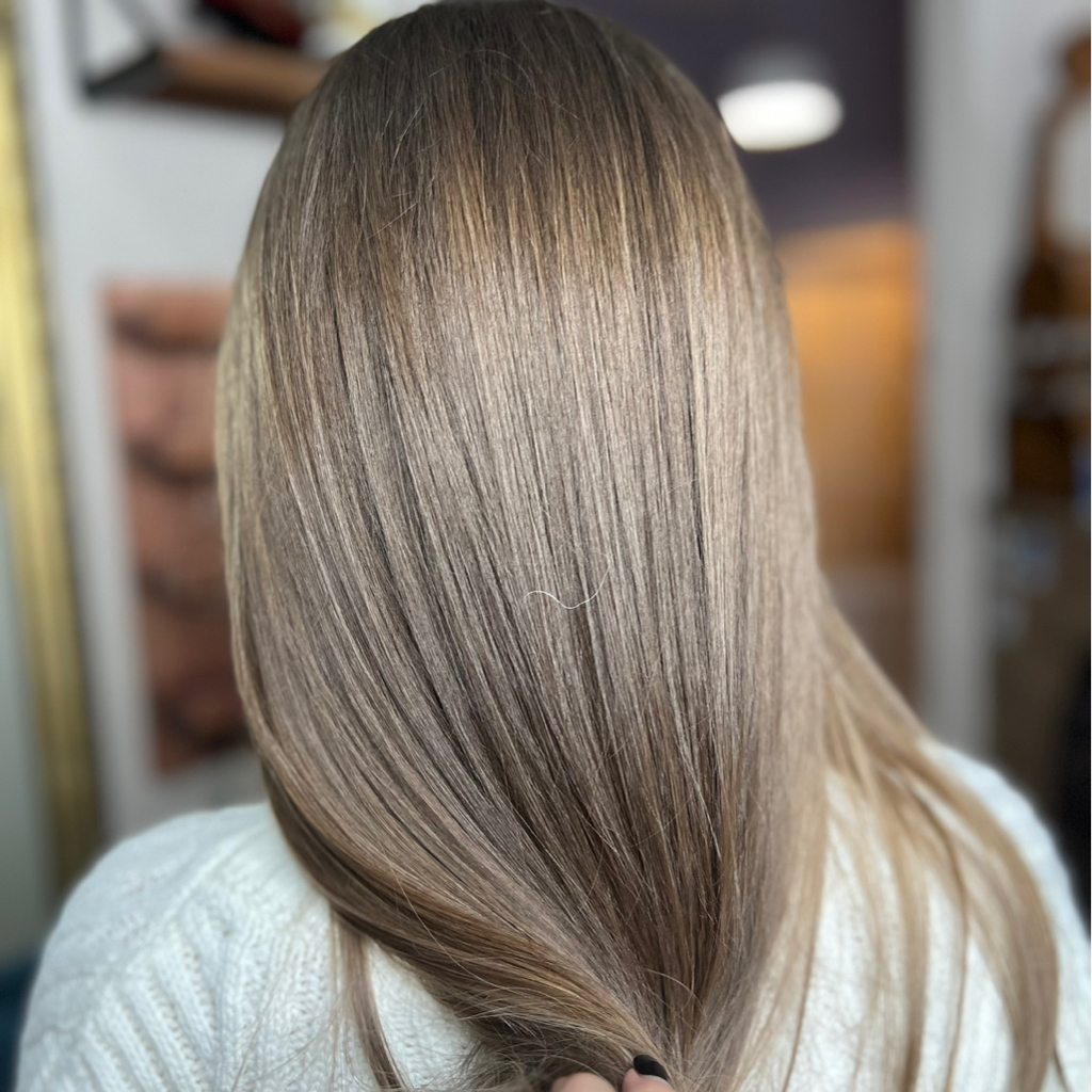 Глубокое восстановление волос JOICO США во время окрашивания.