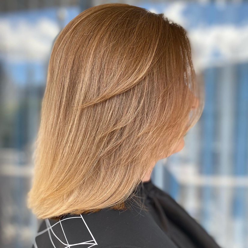 Женская стрижка сложная Каре, Каскад, Слои мастер парикмахер/колорист