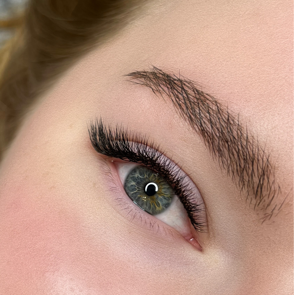 Наращивание ресниц 2д