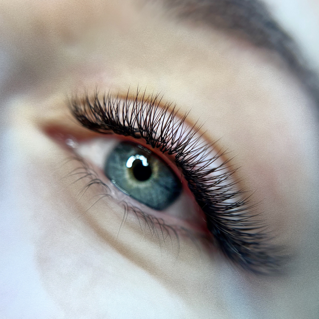 Наращивание ресниц 2,5д