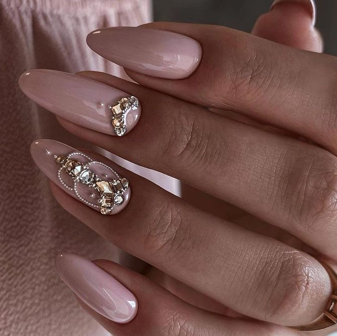 Инкрустация стразами