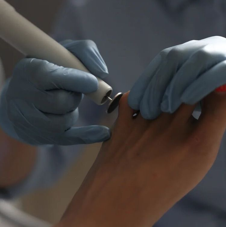 Педикюр обработка стопы без покрытия