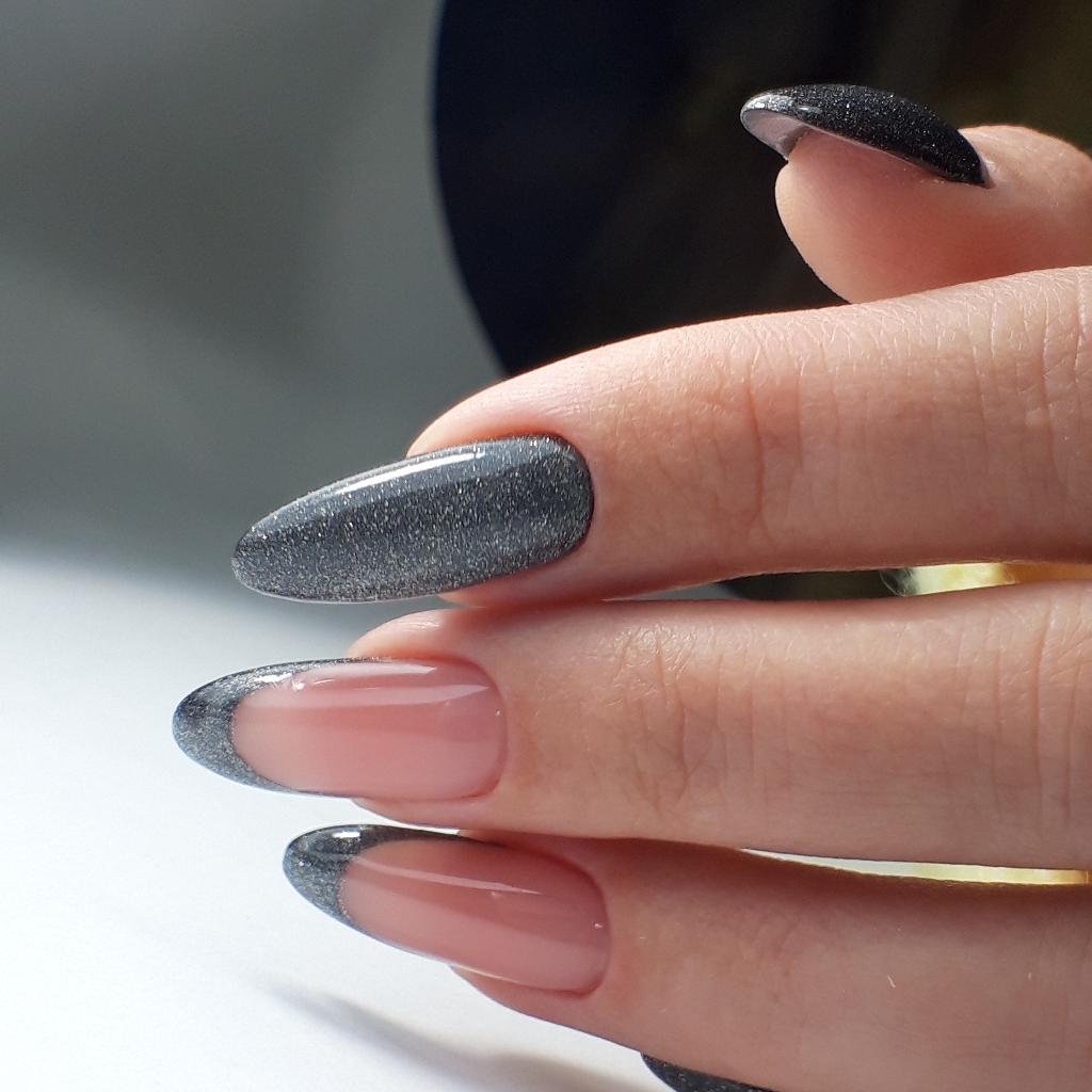 Маникюр + коррекция гелем (ремонт трещин, поднятие клюющих ногтей)