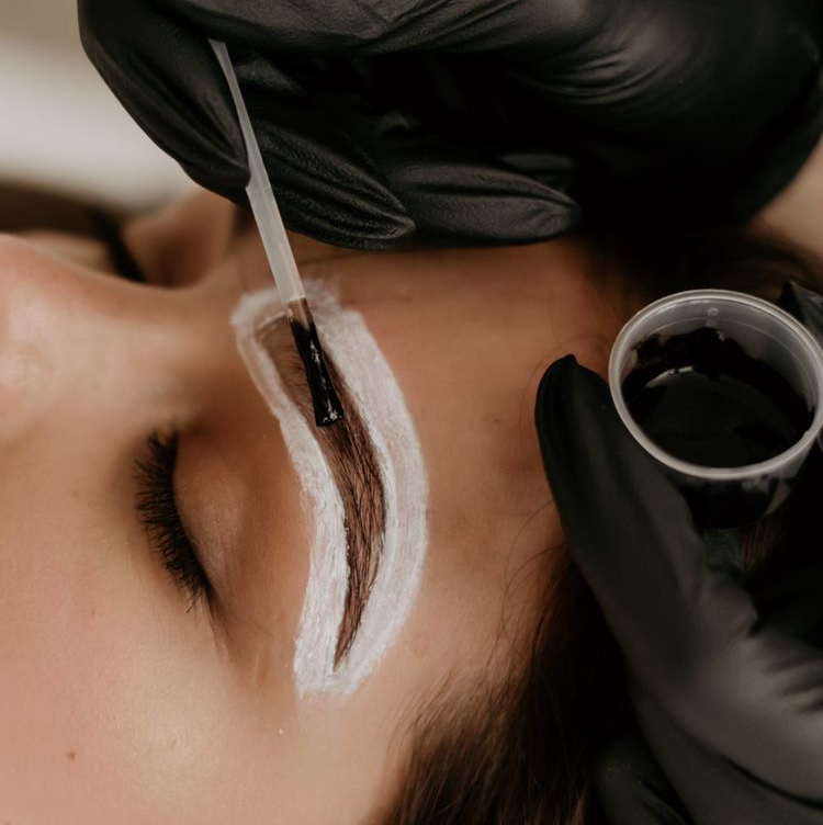 Оформление воском + окрашивание бровей краской