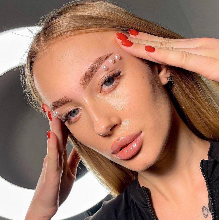 Оформление пинцетом + окрашивание бровей краской