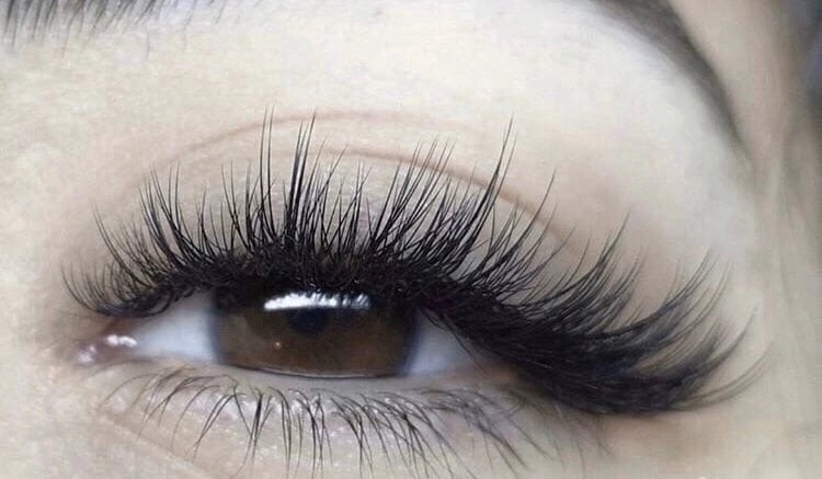 Наращивание ресниц MIX 2D / 3D