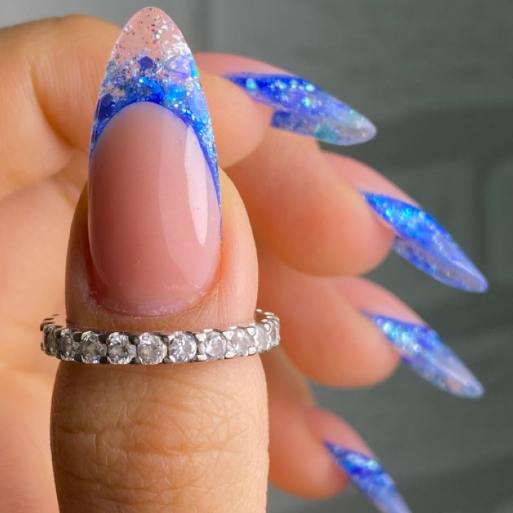 Коррекция наращенных ногтей 2-3 размер