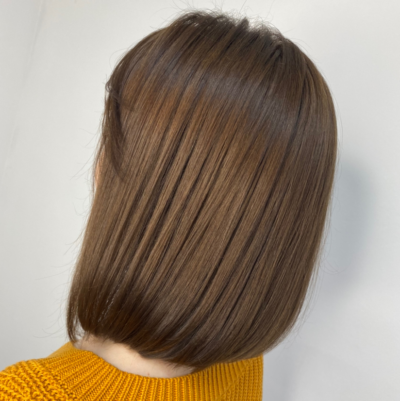 Окрашивание в один тон (средняя длина до лопаток)