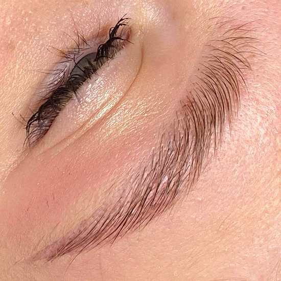 Оформление бровей