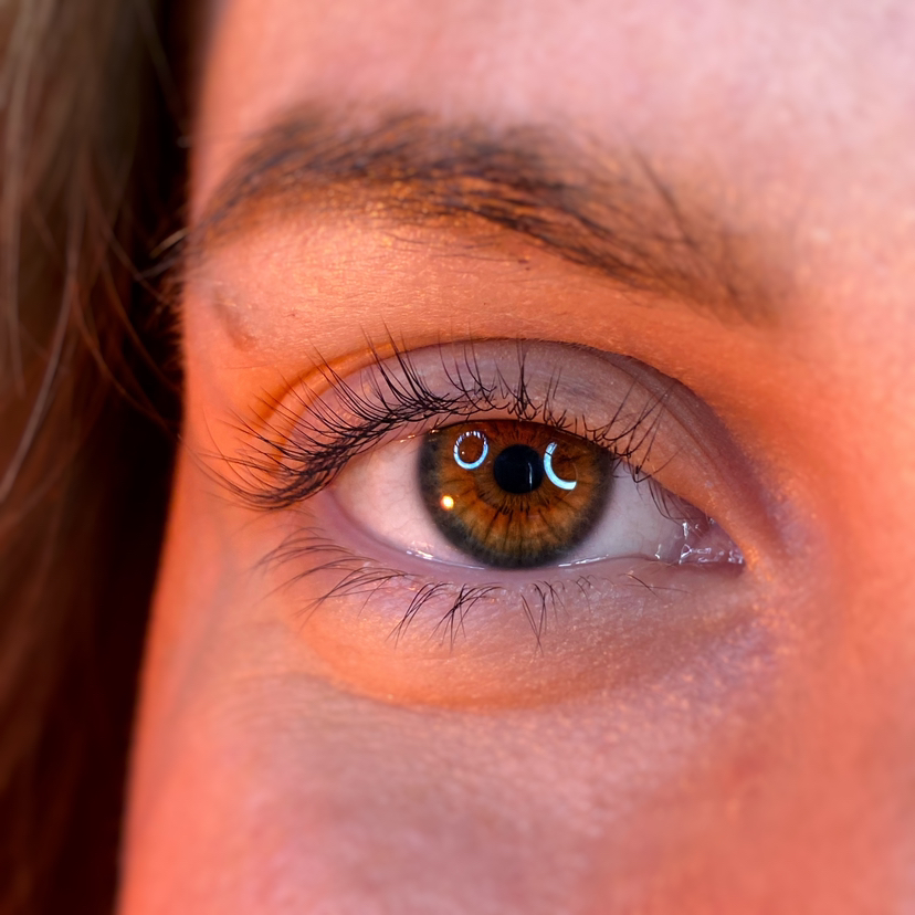 Снятие наращенных ресниц