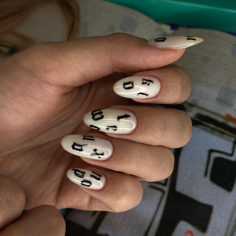 Маникюр с покрытием и укреплением, дизайн