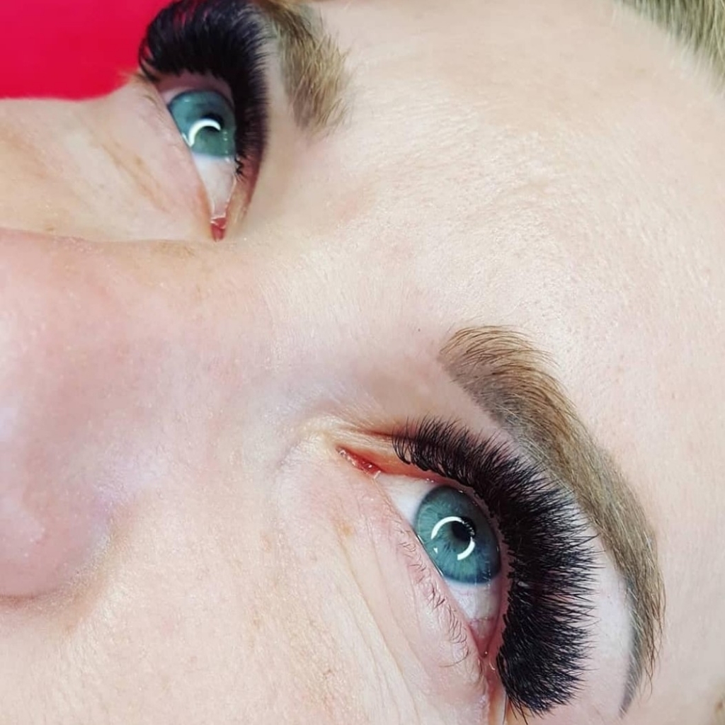 Голливудский объем 4-10d (наращивание ресниц)