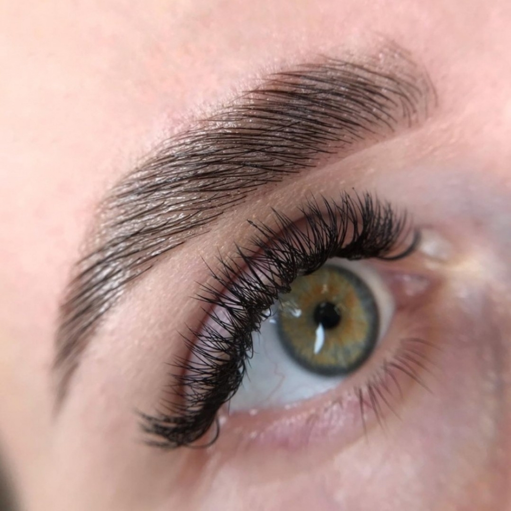 Долговременная укладка бровей