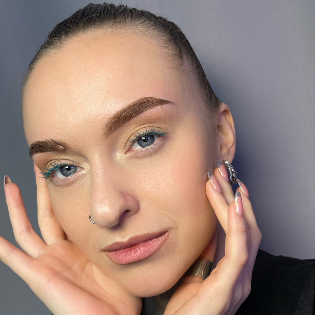 Окрашивание, коррекция бровей