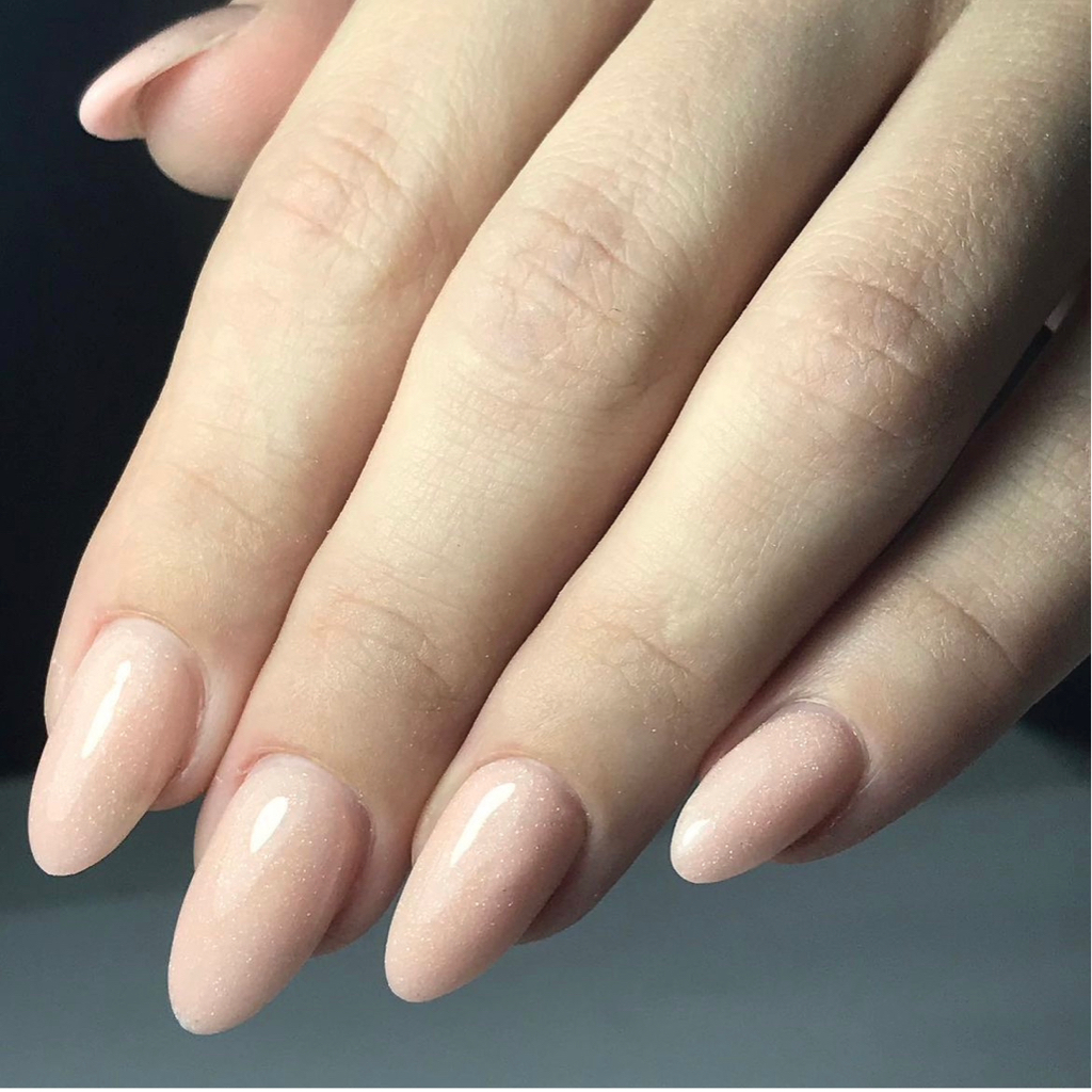 Наращивание ногтей цветным гелем без покрытия