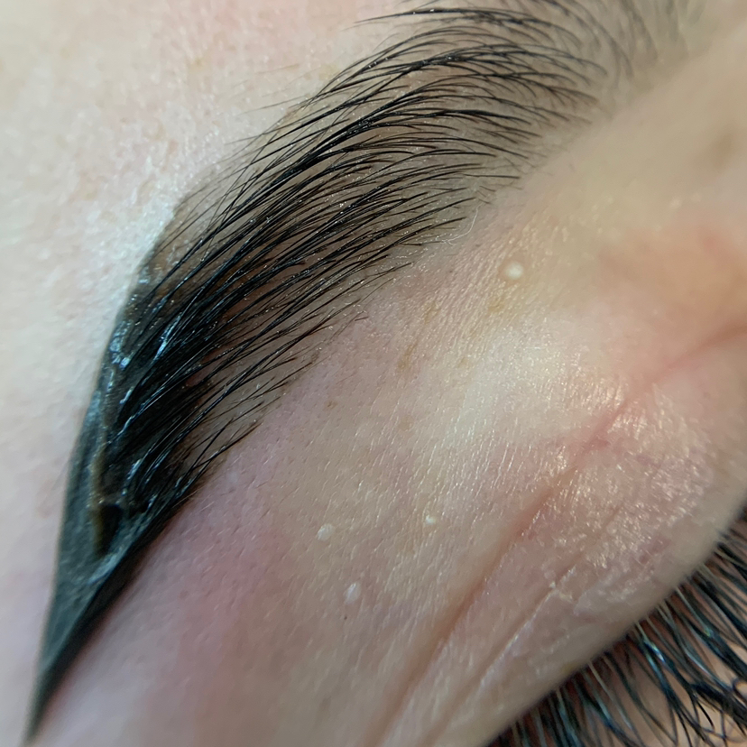 Окрашивание бровей
(БЕЗ коррекции)