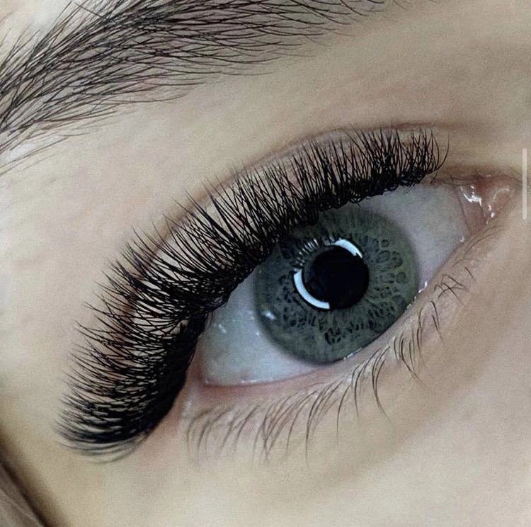 Наращивание ресниц объём 3D