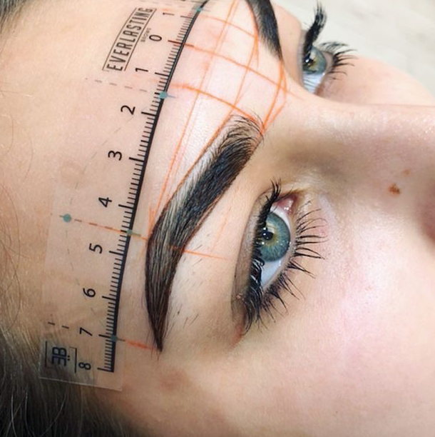 Моделирование бровей