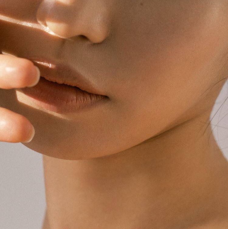 Зона над верхней губой