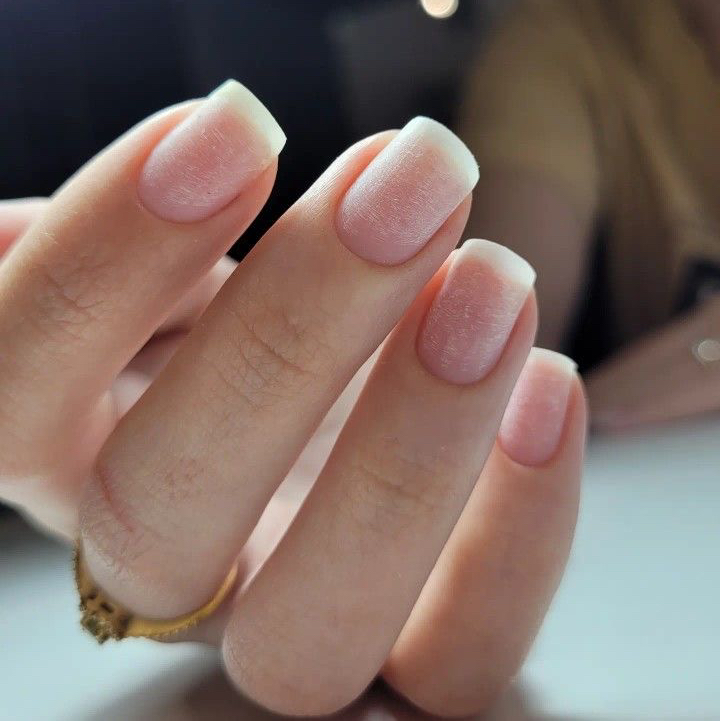 Маникюр женский