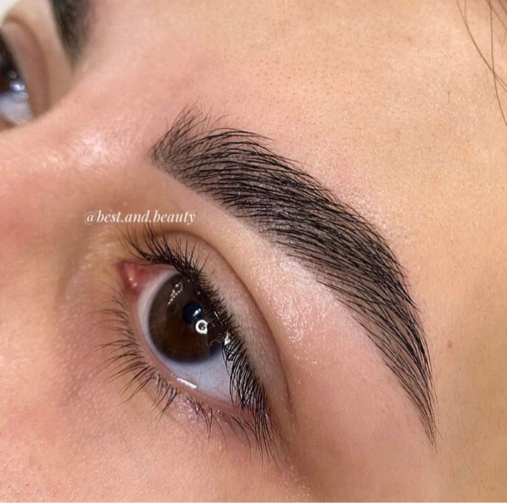 Коррекция и окрашивание бровей