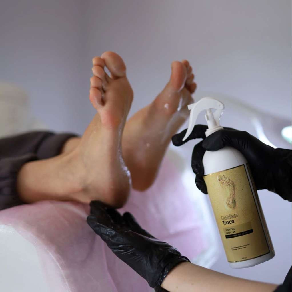 Обработка < система пилингов GOLDEN TRACE > (стопа полностью)+покрытие гель - лаком