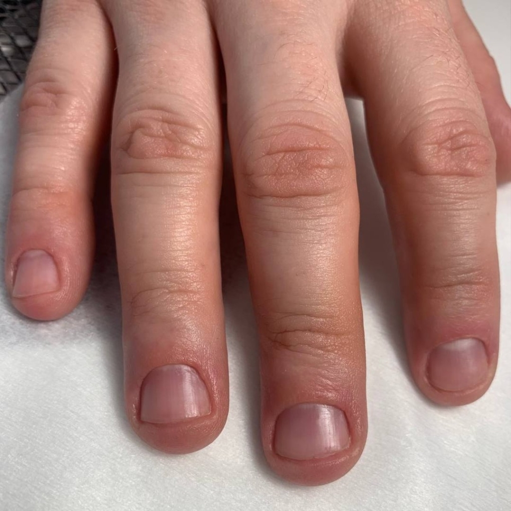 Аппаратный мужской маникюр