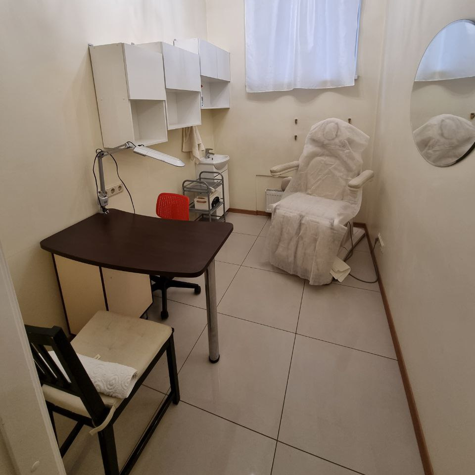 Маникюрный маленький кабинет