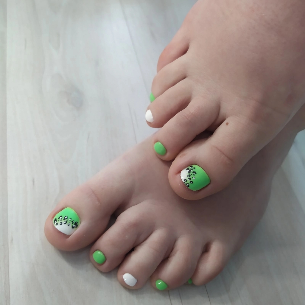 педикюр пальцы с покрытием гель-лак