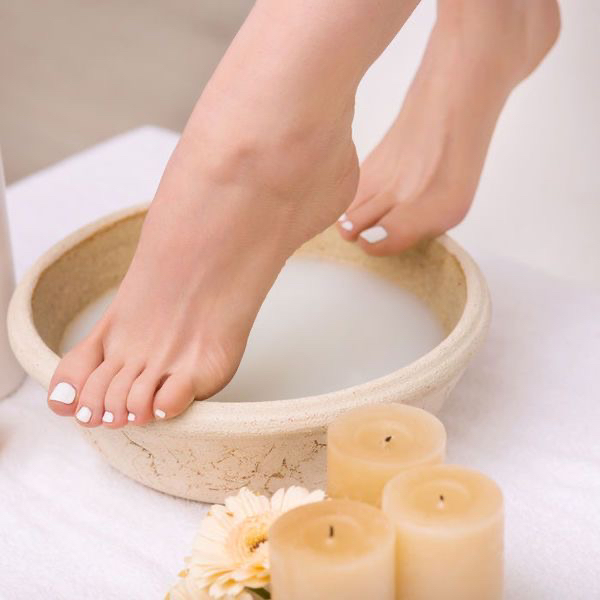 Горячая парафинотерапия ног