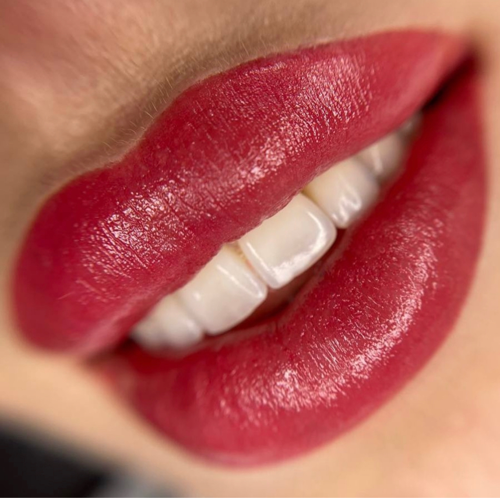 Lip blush