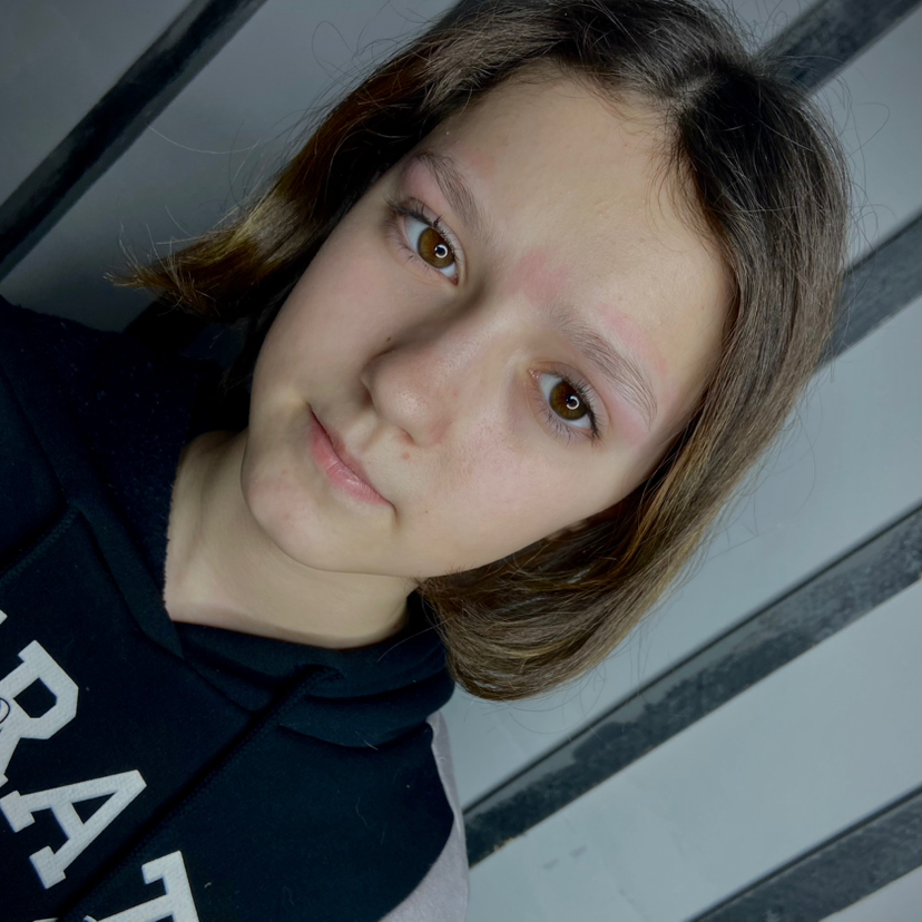 Коррекция бровей