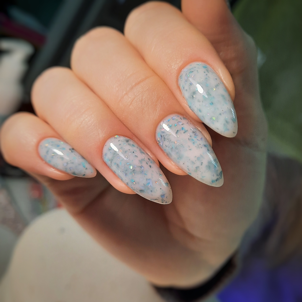 Маникюр с покрытием гелем