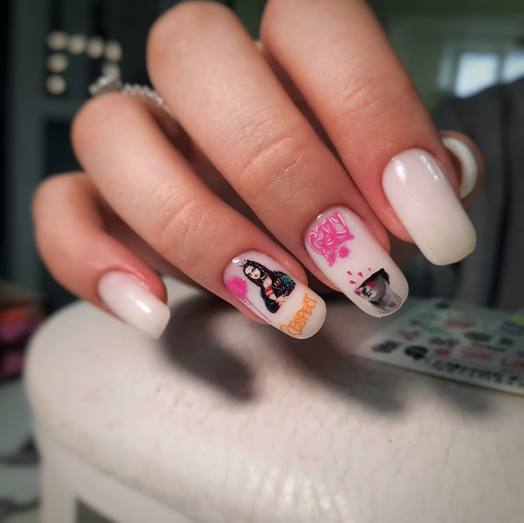 Маникюр с дизайном или френч