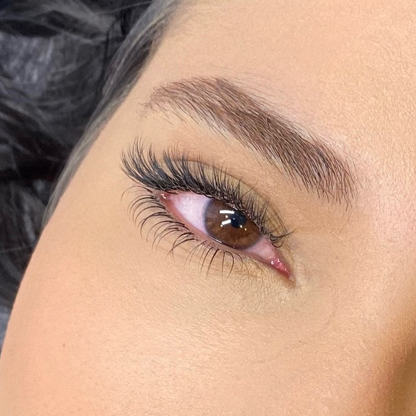 Наращивание нижних ресниц