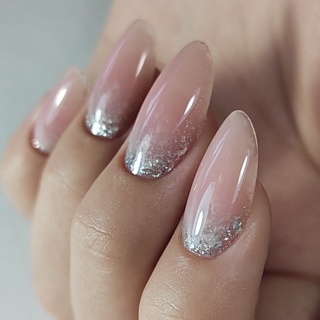 Наращивание ногтей