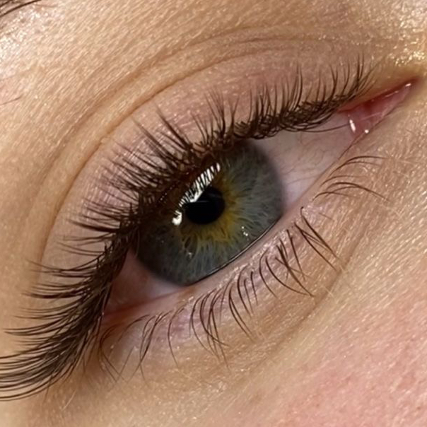 НАРАЩИВАНИЕ РЕСНИЦ (классический объем)