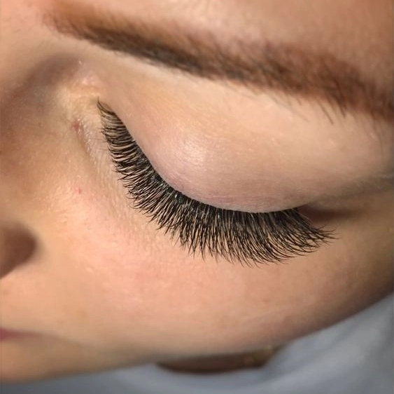 НАРАЩИВАНИЕ РЕСНИЦ (объем 2D)