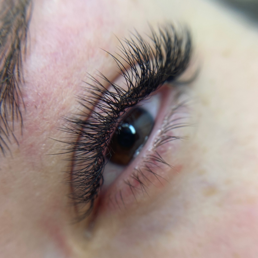 Наращивание ресниц 2,5D