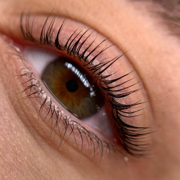 Окрашивание верхних ресниц