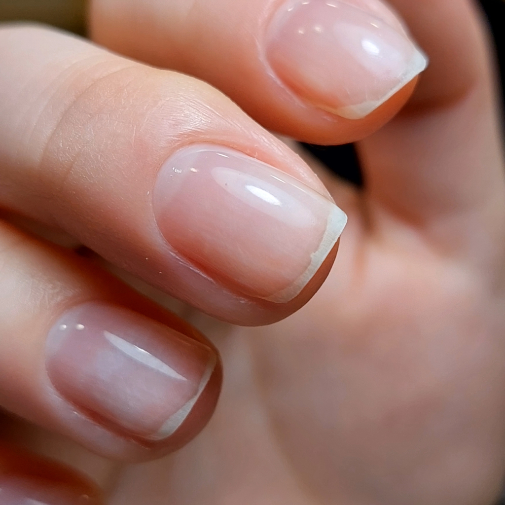 Маникюр с CWC