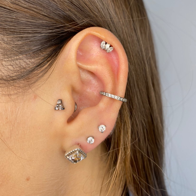 Косметический пирсинг мочек (возраст 12+ лет)