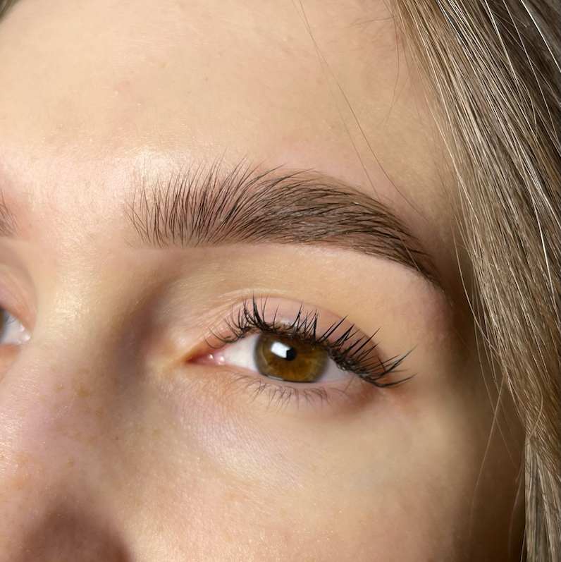 Архитектура бровей ( коррекция + окрашивание краской или хной )