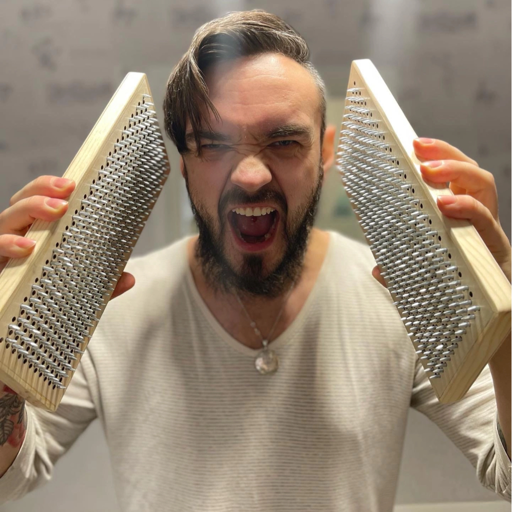 Гвоздестояние