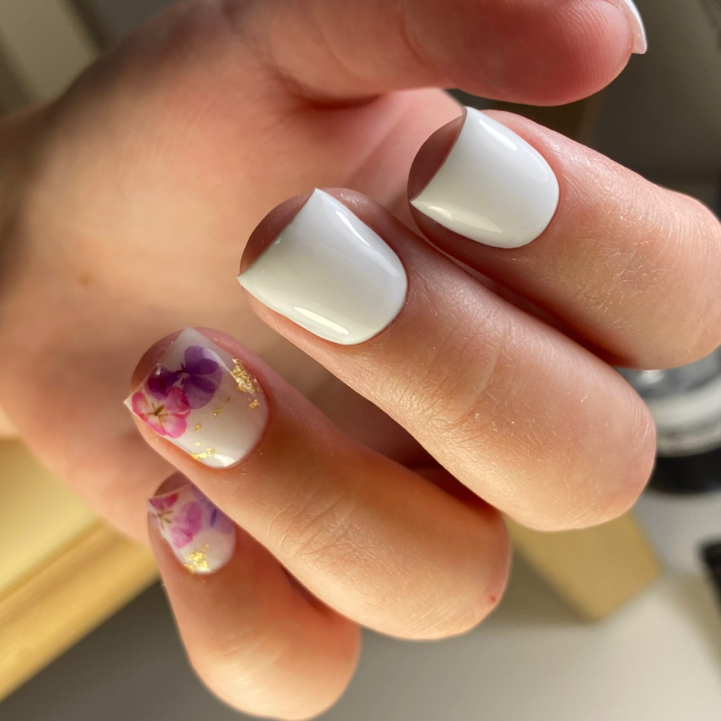 Маникюр с покрытием гель-лак