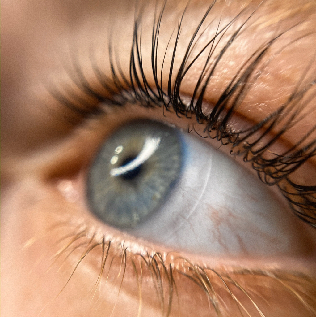 Ламинирование ресниц с окрашиванием